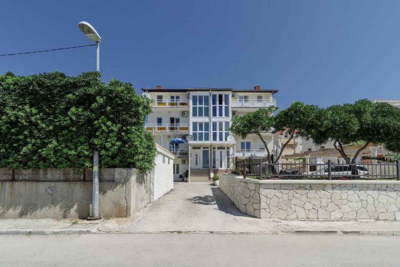 Renic Apartmani Kastela Exterior photo